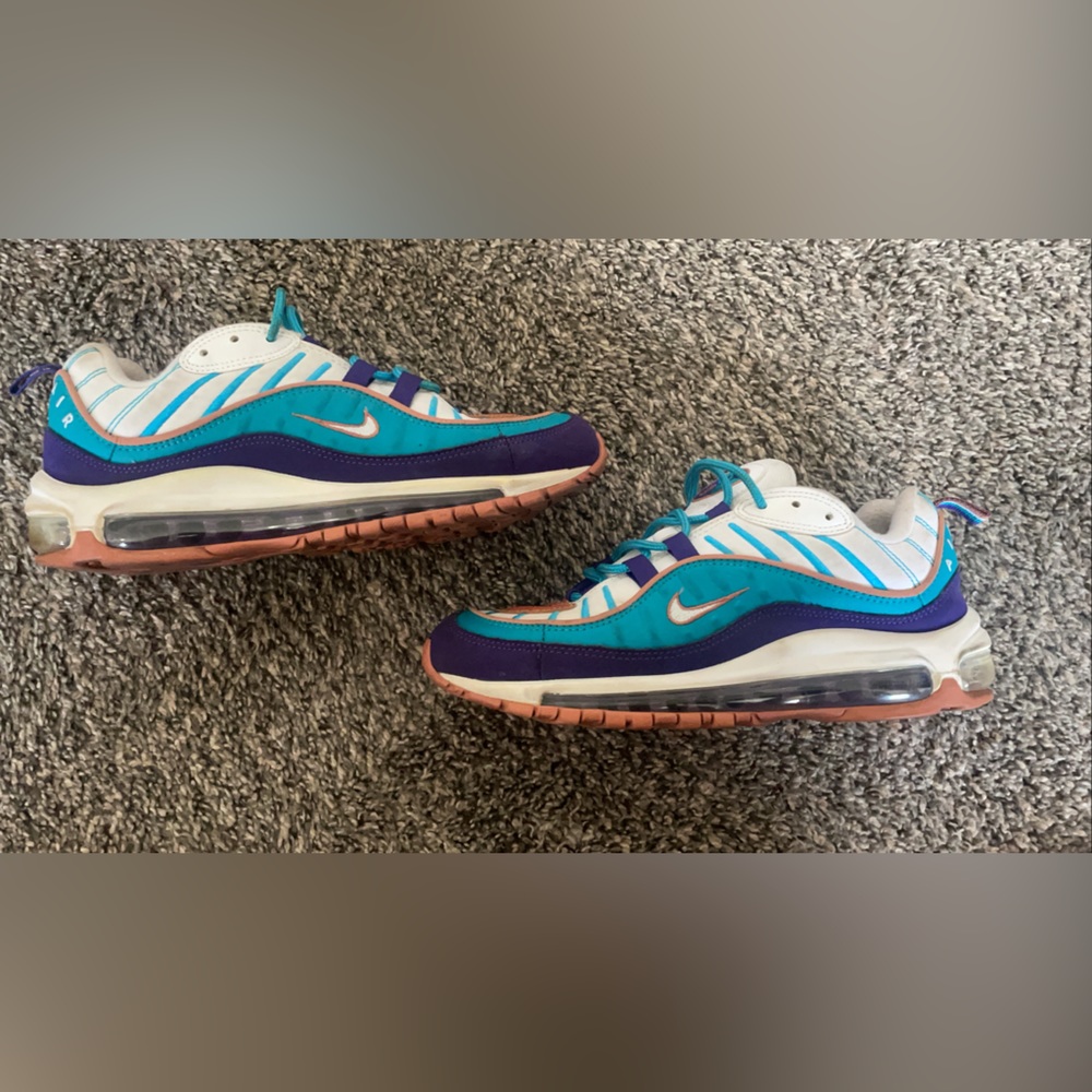 Air max 98. Used. Very comfortable and stylish!